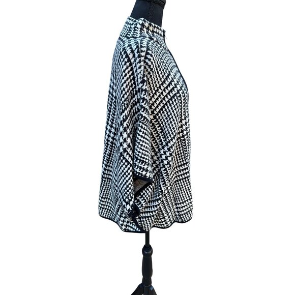 Jones New York Signature Houndstooth Black White Knit Poncho Zipper Closure S/M - Picture 4 of 10